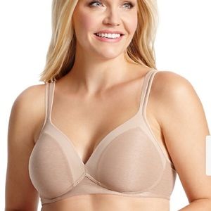Olga Wire-free contour Bra NWT